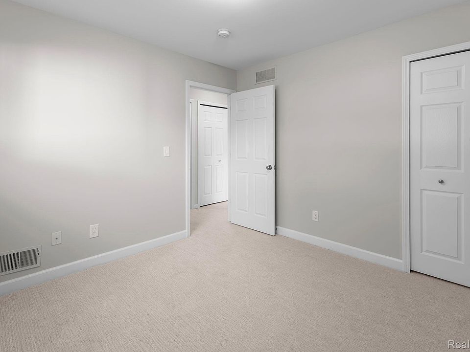 2502 Ivanhoe Dr, photo 19