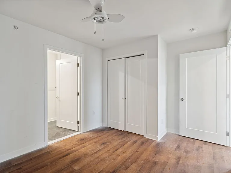 Graduate Pointe — Photo 163