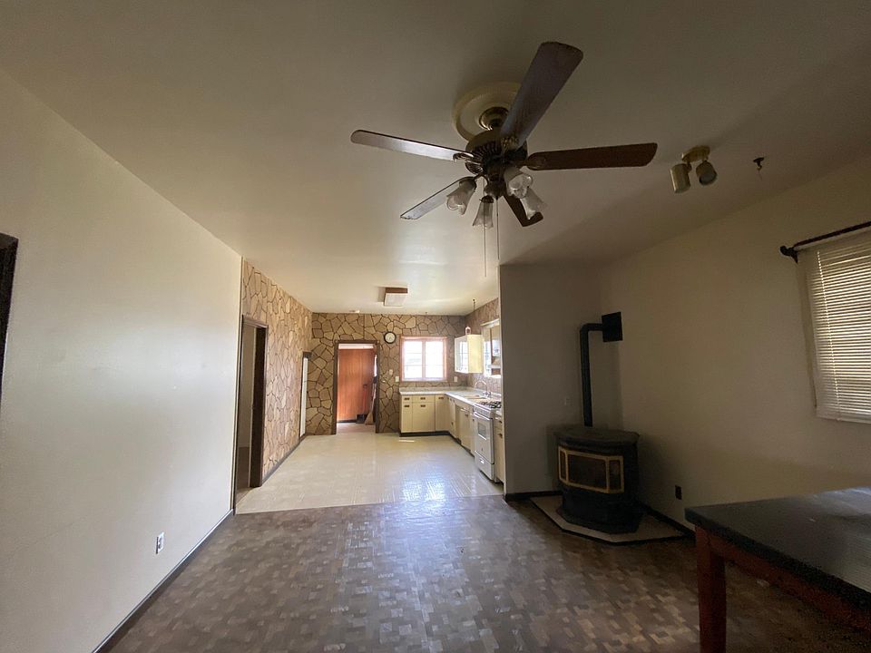 1st image of 289 Cable St #1