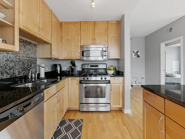 929 Portland Ave #1101 — Photo 9