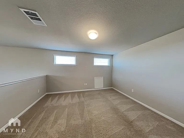 1129 La Conterra Blvd — Photo 18