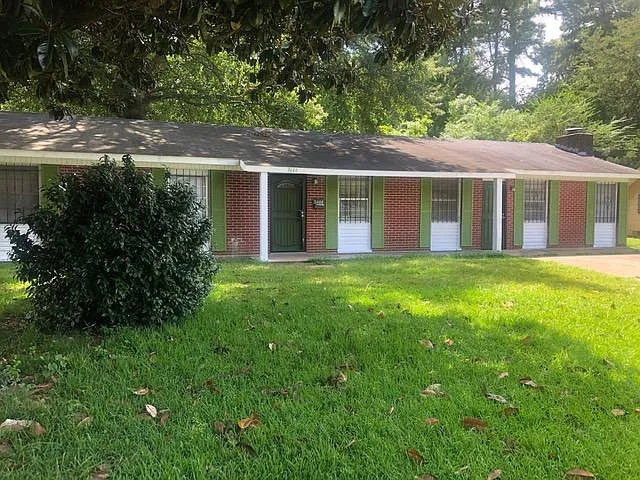 4 bed, 1758 sqft, $1,300 — Photo 2