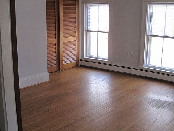 2nd image of 474 Glen St APT 1