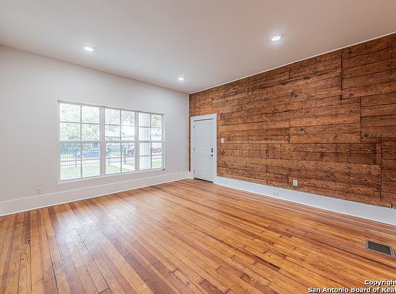 5th image of 121 E Highland Blvd #201