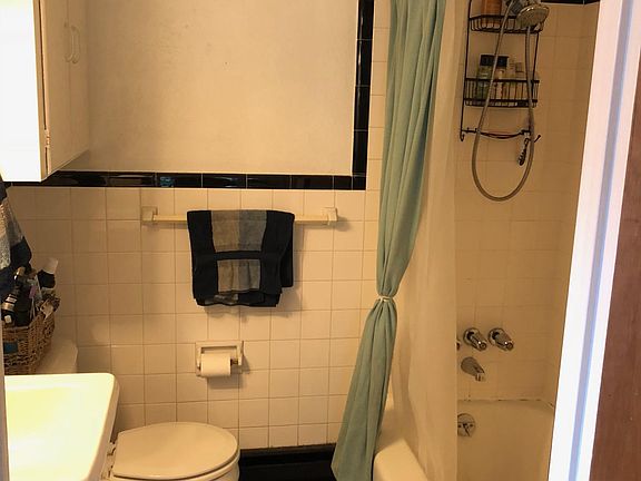 4th image of 891 Martin Luther King Jr Blvd APT 2