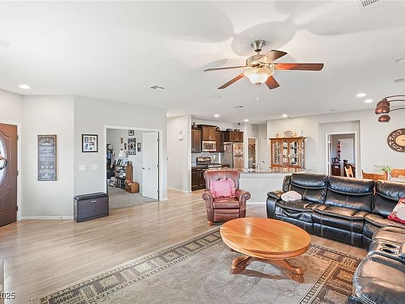5th image of 2720 Mickey Mantle Ct