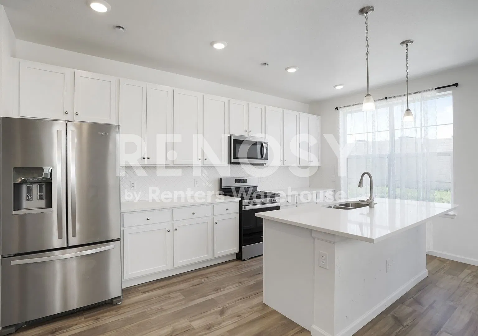 October Lease Incentive 2260 Santini Trail, Highlands Ranch — Photo 3