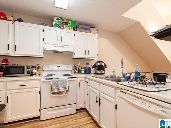 5th image of 1017 Stonegate Dr APT D