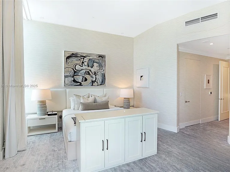 4401 Collins Ave #PH SOUTH — Photo 48