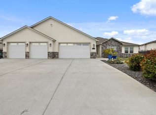 86612 E Summit View Dr, Kennewick, WA 99338