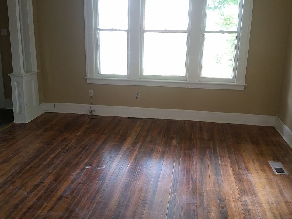 2nd image of 338 Hill St