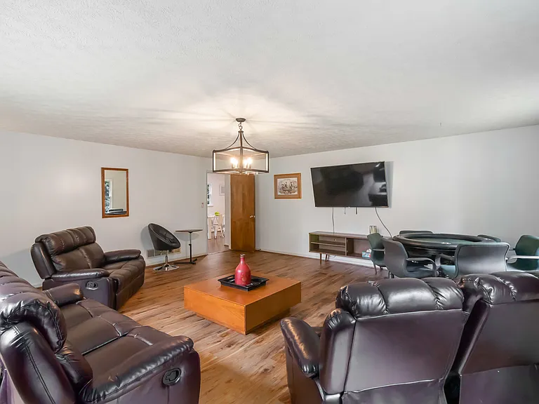 3345 Sharon Cir — Photo 15