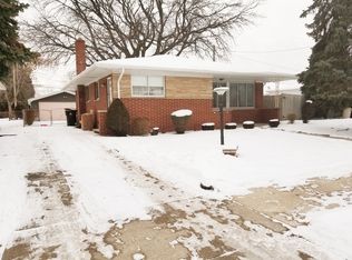 25927 Barbara St, Roseville, MI 48066