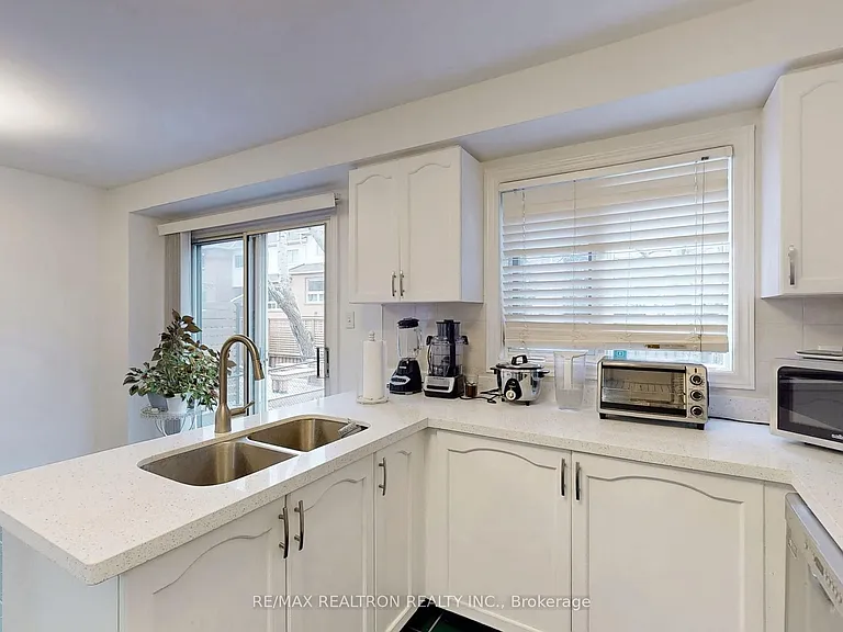 99 Widdifield Ave — Photo 4