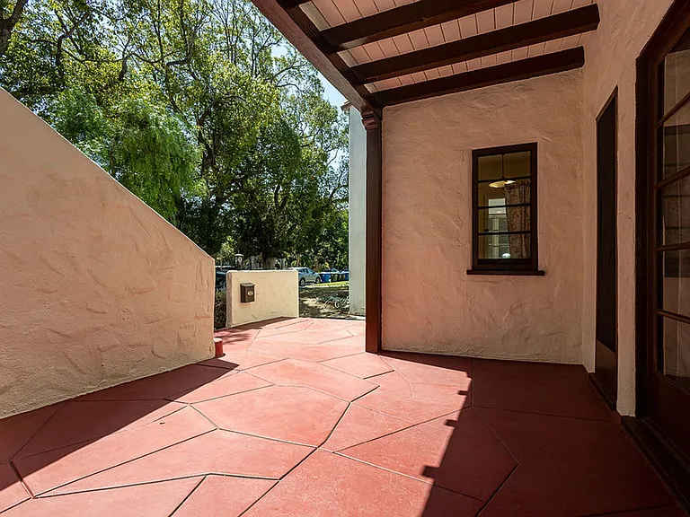 1221 S Sycamore Ave — Photo 5