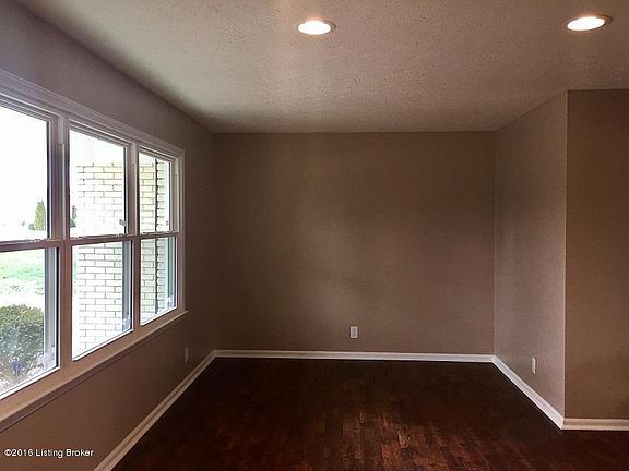3rd image of 440 Robin Wood Dr