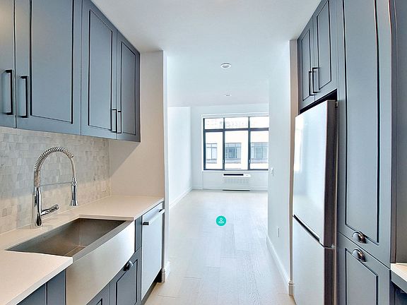 3rd image of 475 Clermont Ave #1205