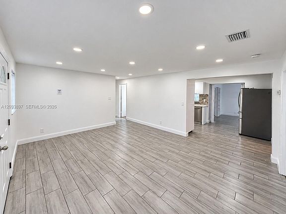 5th image of 5714 Greene St