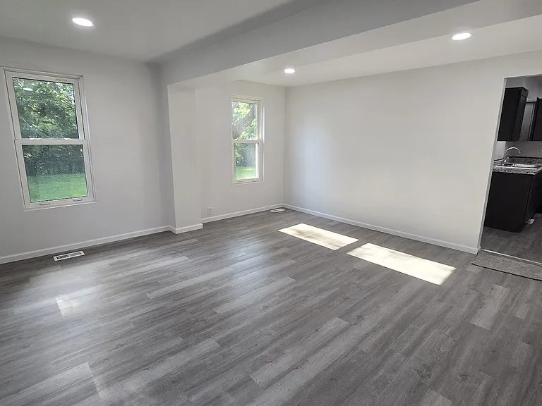 Dining room off kitchen