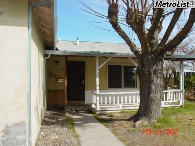 1st image of 743 E Loretta Ave
