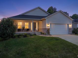 127 Summerfield Dr, Dry Ridge, KY 41035