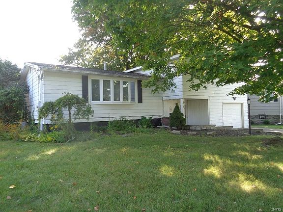 2nd image of 202 Blueberry Ln