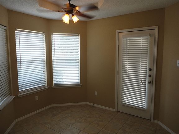 3rd image of 840 Nw Park Meadow