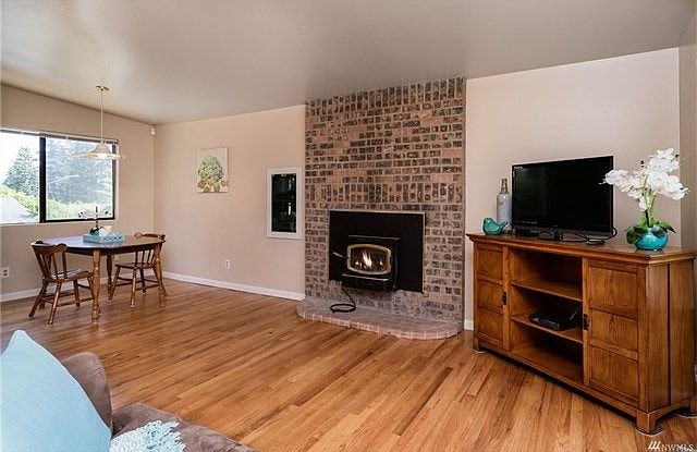 2nd image of 22729 Meridian Ave S
