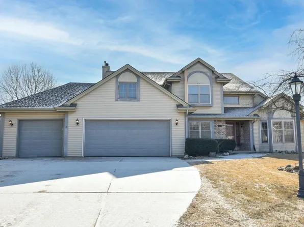 835 Laureate DRIVE, Pewaukee, WI 53072