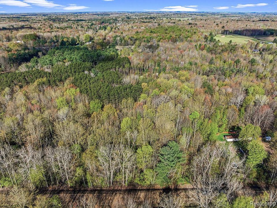 2nd image of 49 Maplegrove Rd