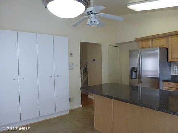 3rd image of 417 N Argonne Ave