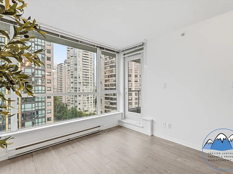 1420 Georgia St W — Photo 13