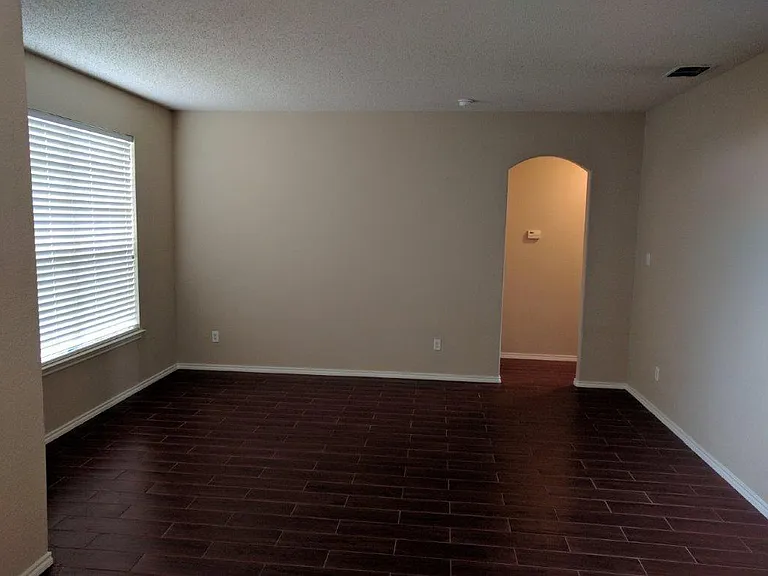 3544 Brewster Dr — Photo 3