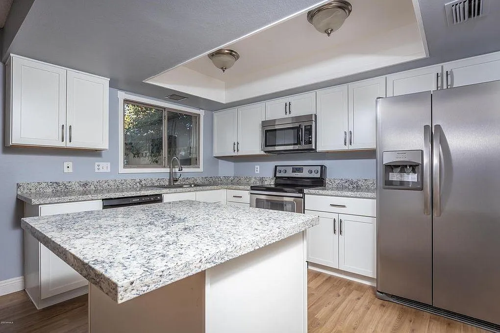 4 bed, 2.5 bath, 1533 sqft, $2,200 — Photo 1