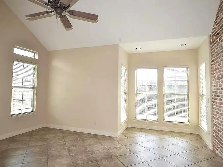 3590 Prescott Dr — Photo 12