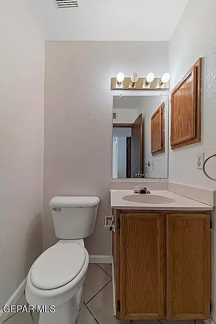 4 bed, 2.5 bath, 1742 sqft, $1,700 — Photo 2