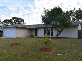 197 NW Carmelite St, Port Saint Lucie, FL 34983