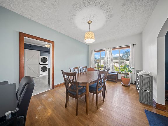 3rd image of 824 Gartrell St