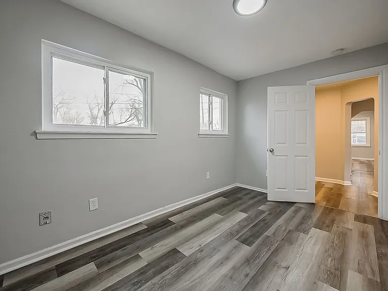 23352 Powell Ave — Photo 16