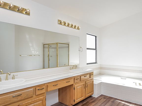 5th image of 2631 White Pine Cir