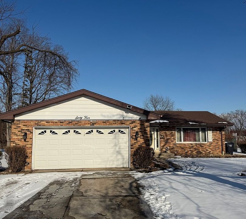 2nd image of 64 E 158th Pl