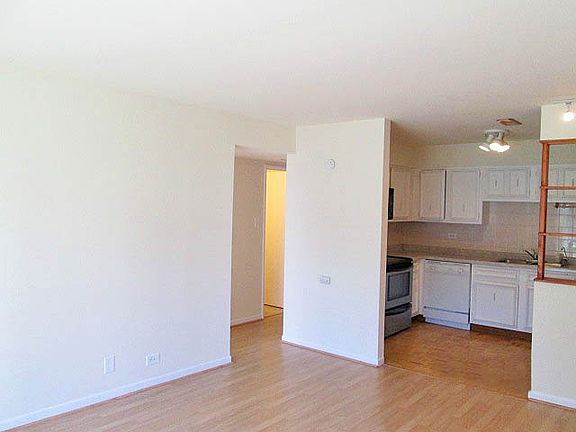 4th image of 9455 Bay Colony Dr APT 1S