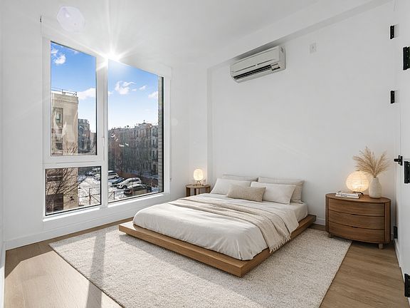 4th image of 953 Dean St #302