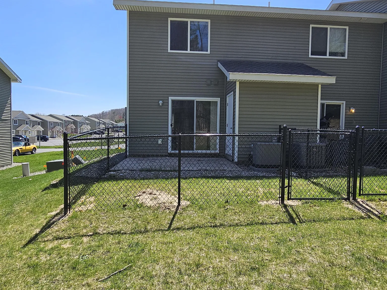 Holiday Village Townhomes — Photo 3