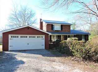 24 Arthur Major Ln, Flat Rock, NC 28731