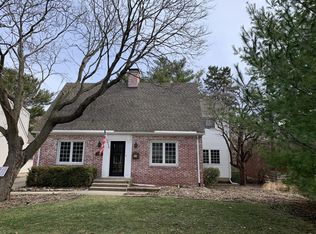 608 S McKinley Ave, Champaign, IL 61821