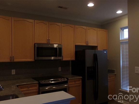 5th image of 274 Davidson Gateway Dr