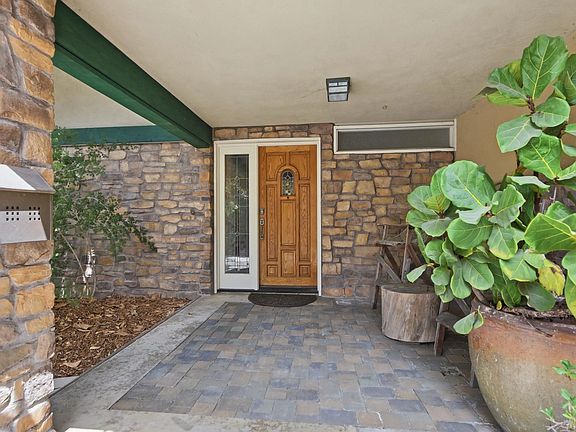 3rd image of 2275-77 Cameo Rd