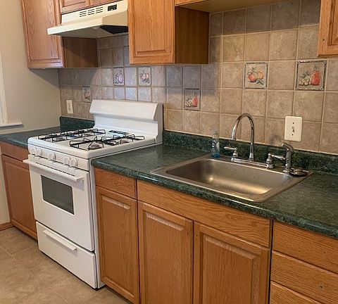 4th image of 624 Jamestown St