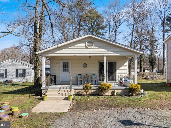 323 Laurel Dr, Lusby, MD 20657